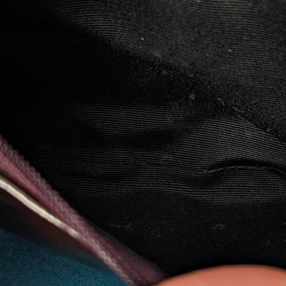 EUC Coach maroon patent leather wristlet zip top black cloth interior, charm - Picture 3 of 6